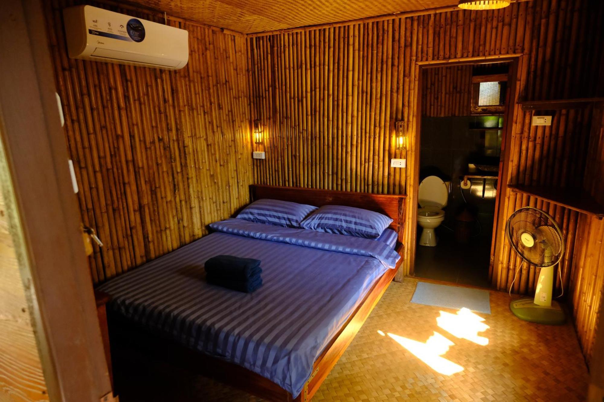 Nana Bungalows Ban Tan Habitación foto